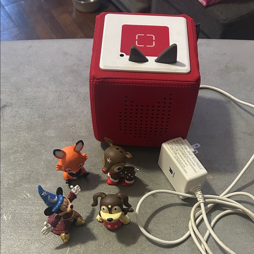 Red Toniebox Starter Set with Characters